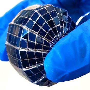 Novas células solares esféricas garantem uma potência extra de 15%