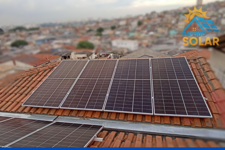 Sistema Fotovoltaico Residencial em São Paulo – SP | 3,24 kWp com HMS-1800