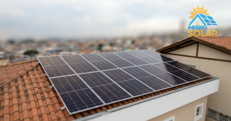 Telhado colonial, dois ares-condicionados e conta alta da Enel SP. Descubra como um sistema de 8,64 kWp na Vila Medeiros trouxe liberdade energética em 35 dias.