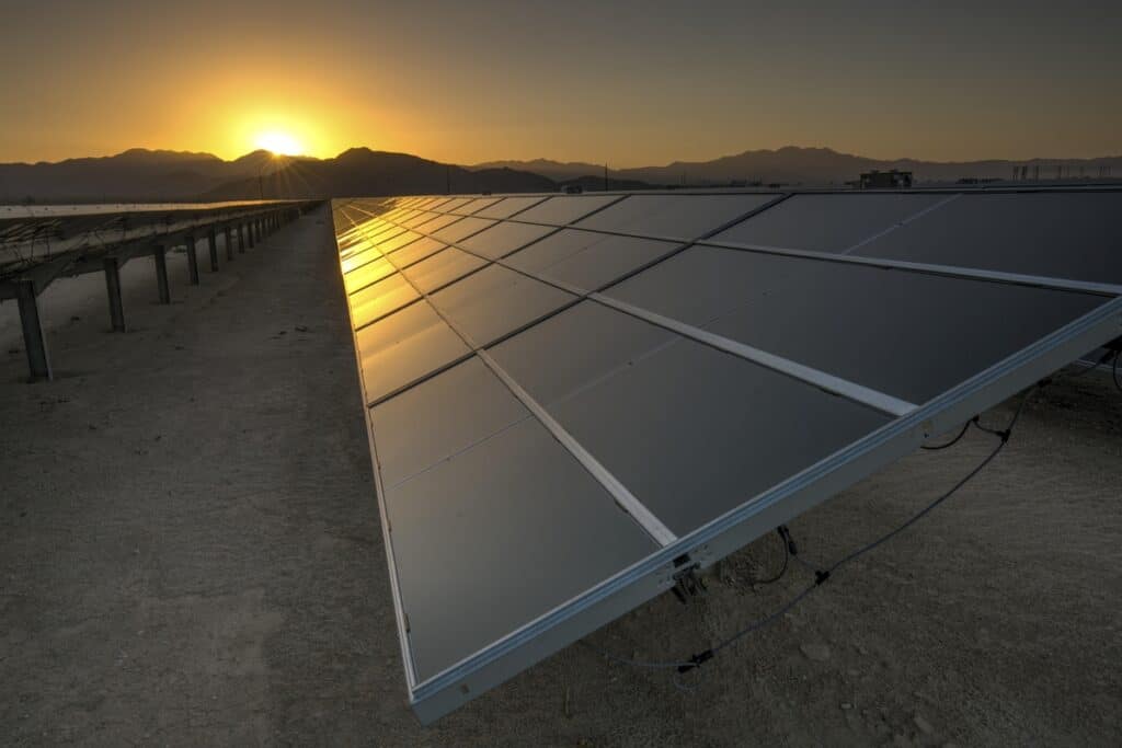 Usinas fotovoltaicas mais eficientes.
