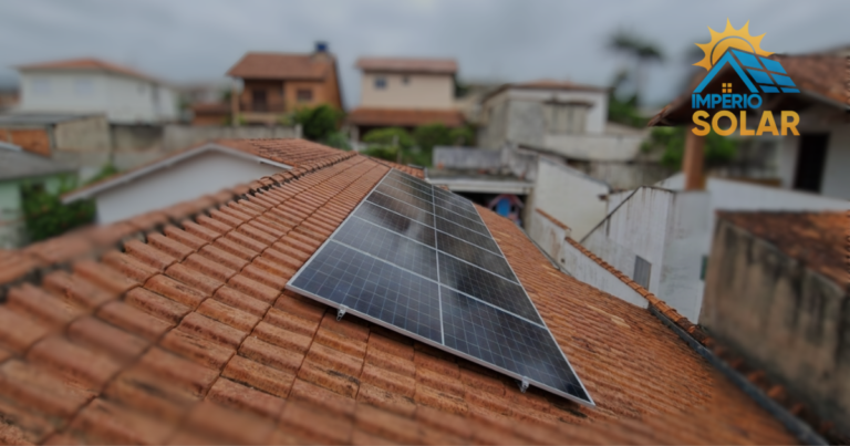 Como o sol captado em Vargem Grande Paulista blindou uma residência com tecnologia de 4,56 kWp