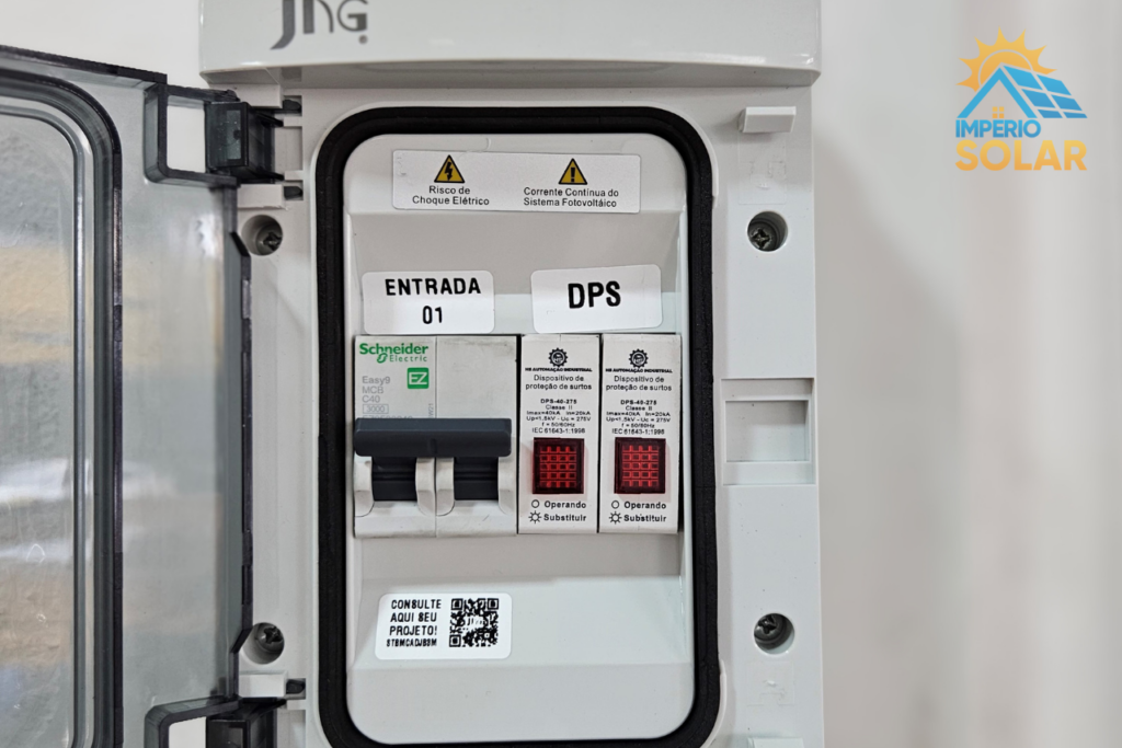 Quadro de proteção JNG com disjuntor Schneider e DPS instalado na Salgaderia Quero Mais