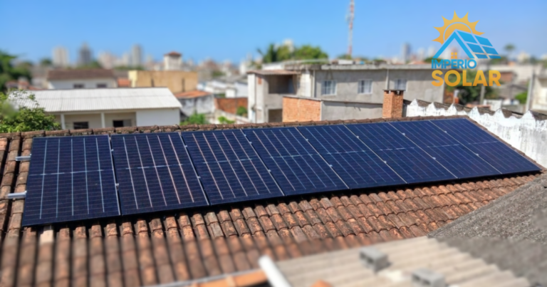 Guarujá e a transição energética residencial: 8 módulos Ronma Bifacial de 590W e inversão distribuída reduziram de forma expressiva os custos com a Neo Energia Elektro