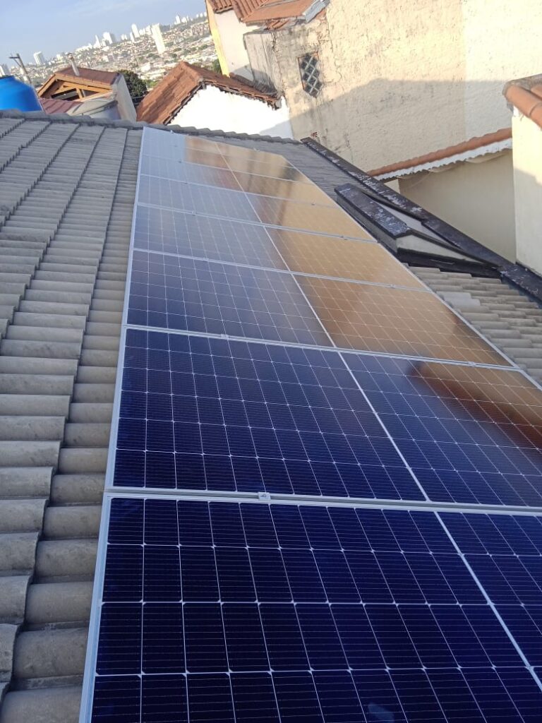 Projeto Solar Vila Nivi – SP: Sistema de 4,04 kWp com Microinversores